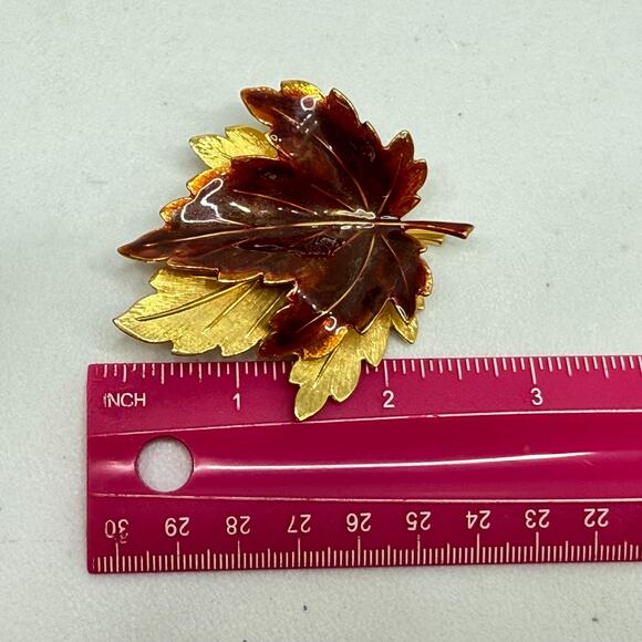 Vintage Brooch Set 2 Gold Tone, Brown Leaf Estate Jewelry Mid Century Layered - Picture 9 of 11
